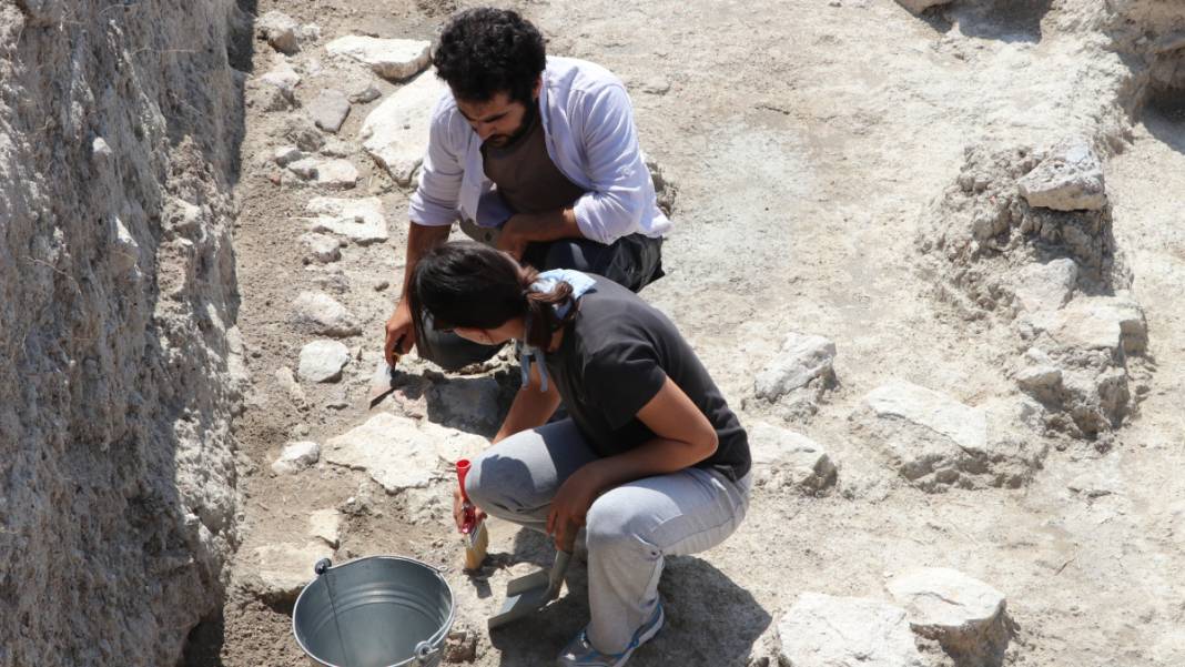 Denizli'de tarihi keşif! 3 bin 500 yıllık kalıntılar bulundu 2